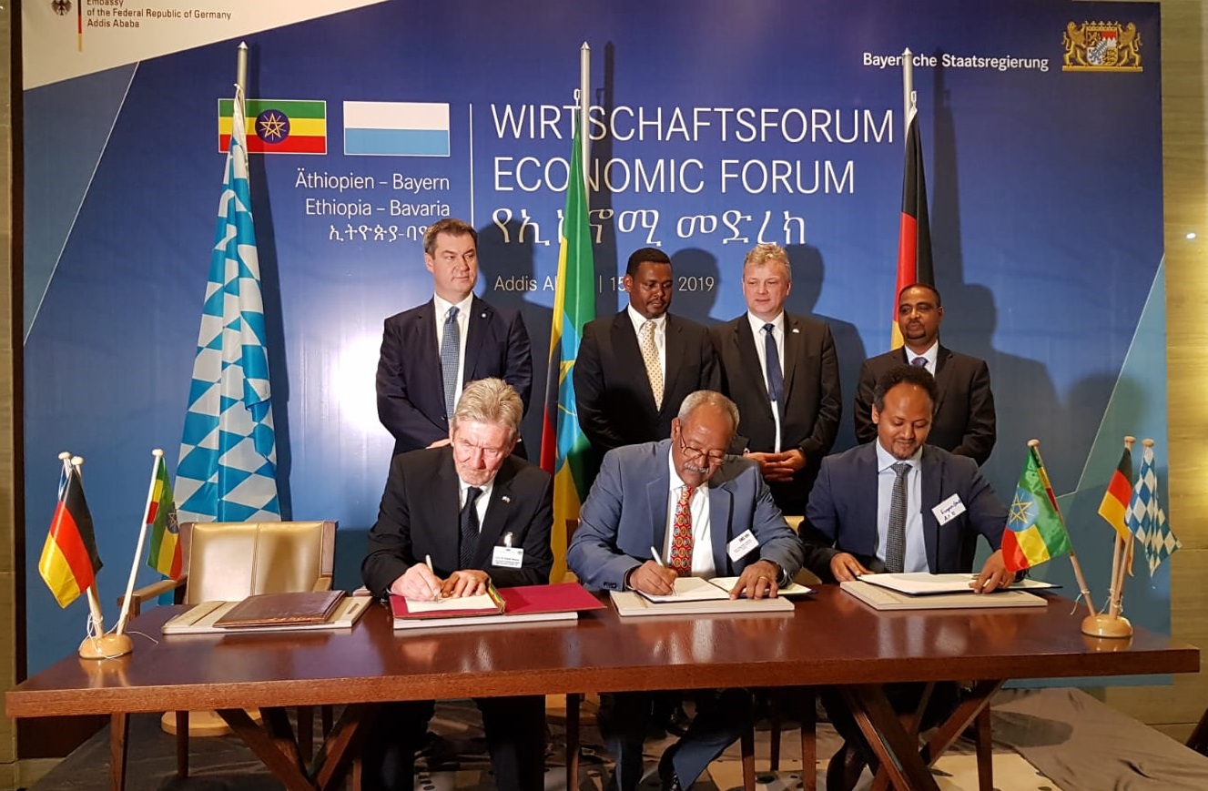 Bei der Unterzeichnung des MoU Bei der Unterzeichnung des Memorandum of Understanding in Äthiopien